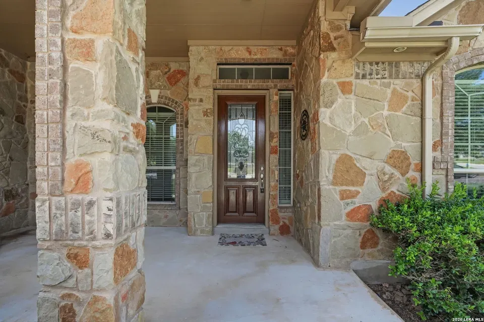4 Bed 3 Bath Established Contemporary Home in New Braunfels, TX - 3
