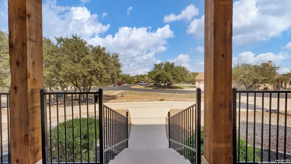 4 Bed 3 Bath Established Contemporary Home in New Braunfels, TX - 2