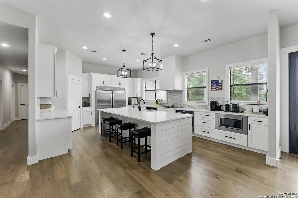 4 Bed 3 Bath Established Contemporary Home in New Braunfels, TX - 3