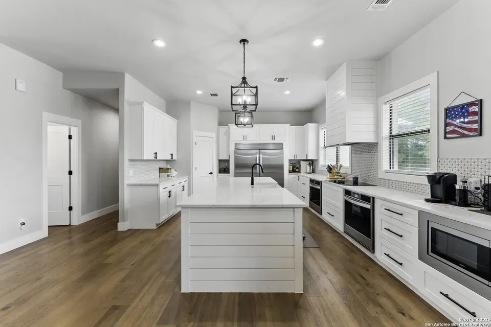 4 Bed 3 Bath Established Contemporary Home in New Braunfels, TX - 4