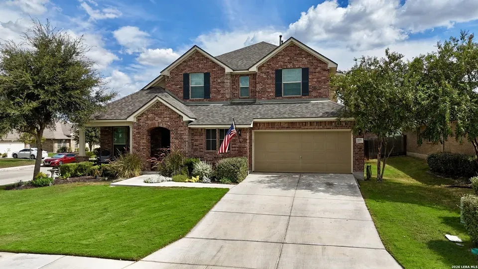 4 Bed 3 Bath Established Contemporary Home in New Braunfels, TX - 2