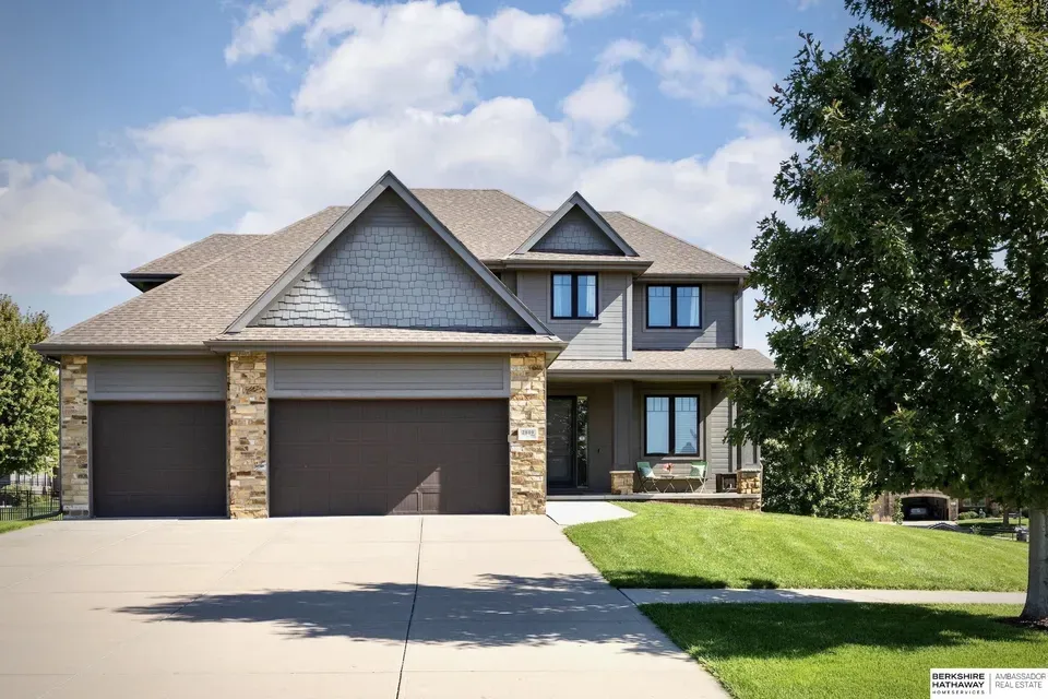 4 Bed 3 Bath Established Contemporary Home in Omaha, NE - 1
