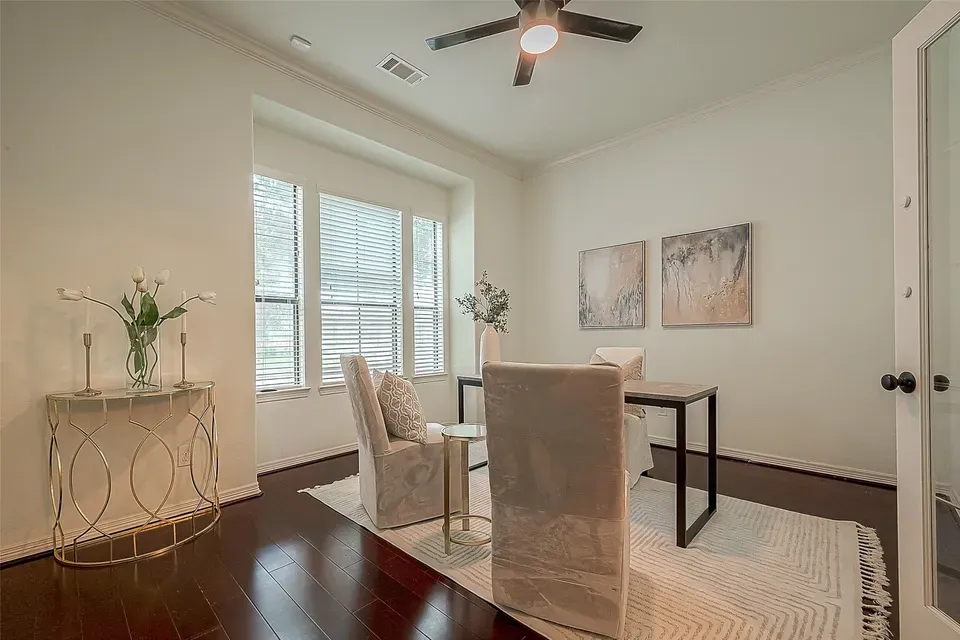 4 Bed 3 Bath Established Contemporary Home in Pearland, TX - 3