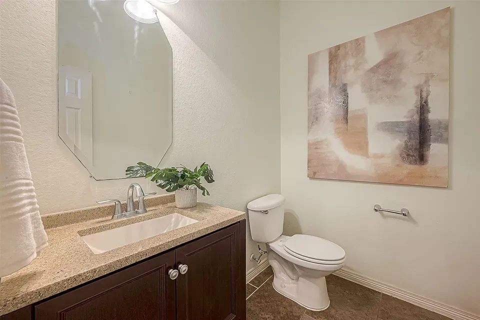 4 Bed 3 Bath Established Contemporary Home in Pearland, TX - 5