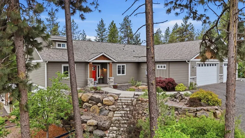4 Bed 3 Bath Established Contemporary Home in Spokane, WA - 2