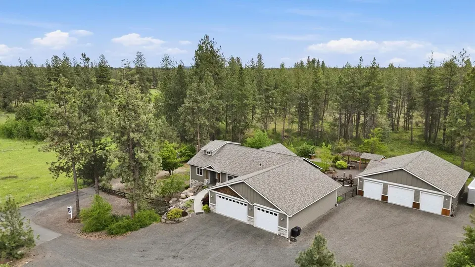 4 Bed 3 Bath Established Contemporary Home in Spokane, WA - 4