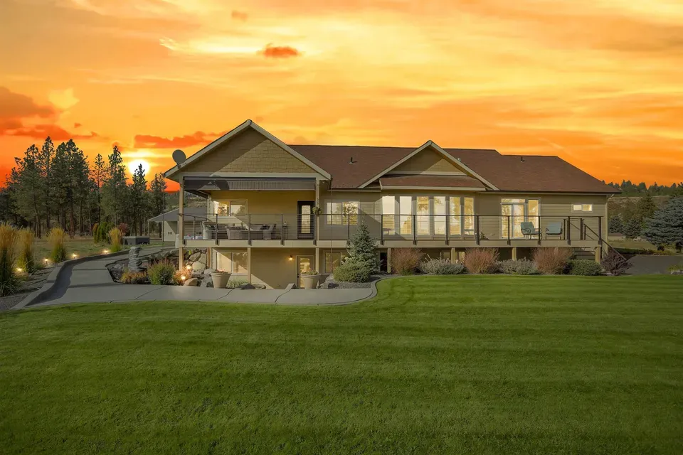 4 Bed 3 Bath Established Contemporary Home in Spokane, WA - 2