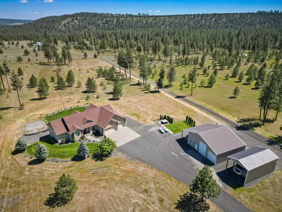 4 Bed 3 Bath Established Contemporary Home in Spokane, WA - 3
