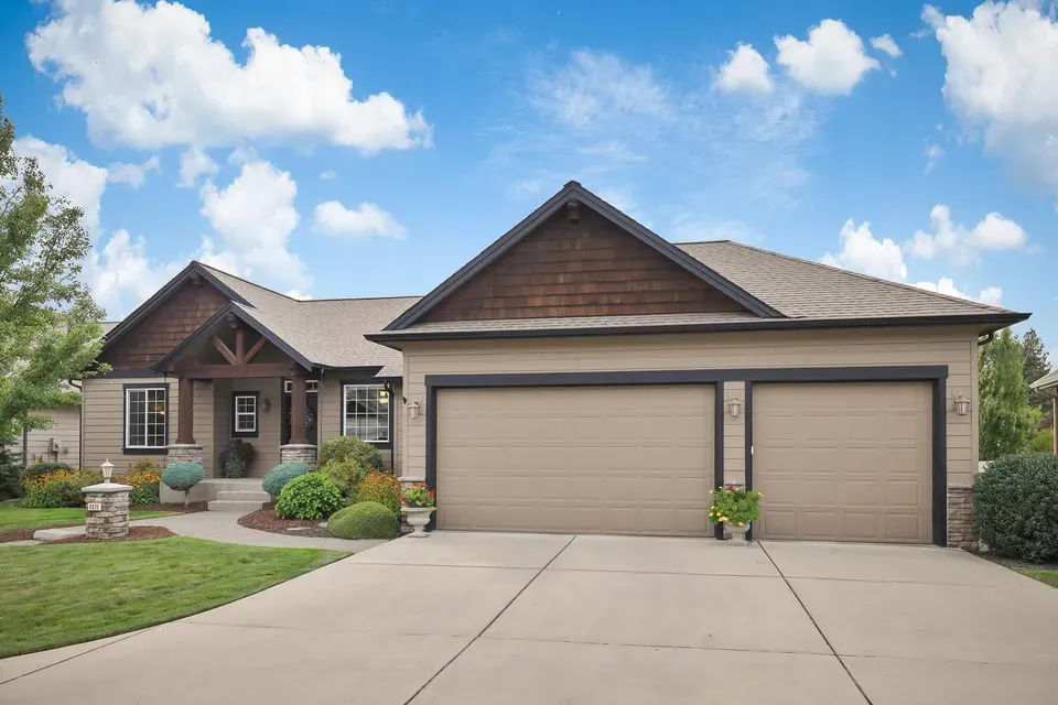 4 Bed 3 Bath Established Contemporary Home in Spokane, WA - 2