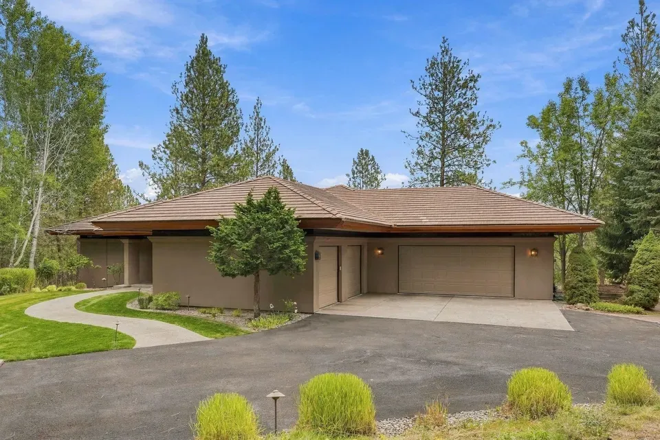 4 Bed 3 Bath Established Contemporary Home in Spokane, WA - 2