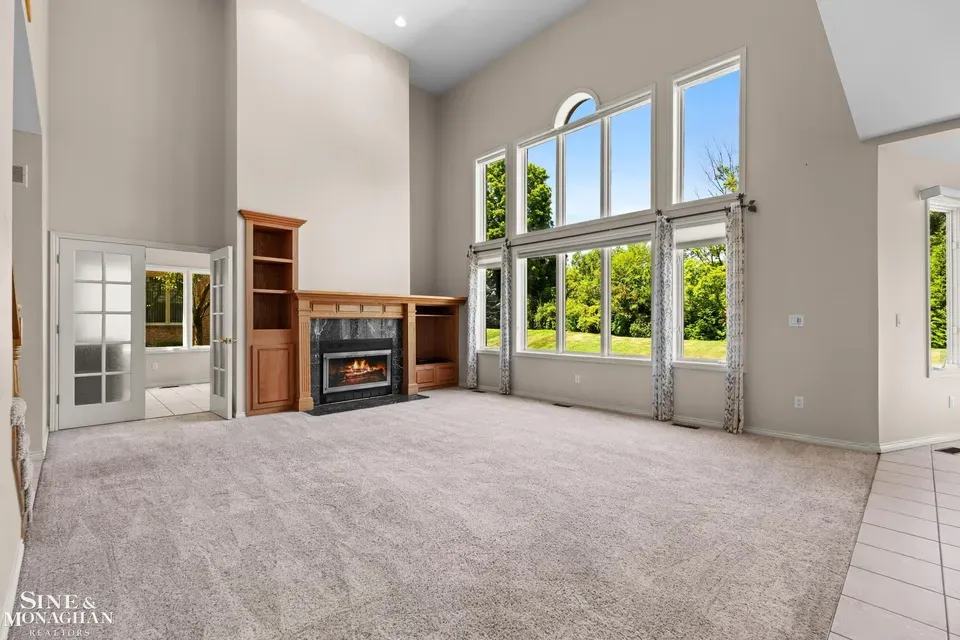 4 Bed 3 Bath Established Contemporary Home in Troy, MI - 2