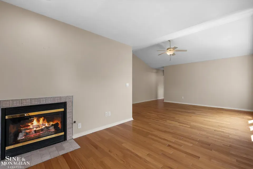 4 Bed 3 Bath Established Contemporary Home in Troy, MI - 5