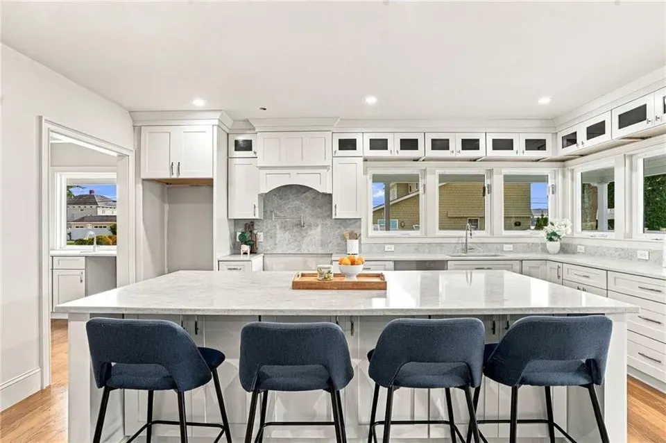 4 Bed 3 Bath Established Contemporary Home in Warwick, RI - 5