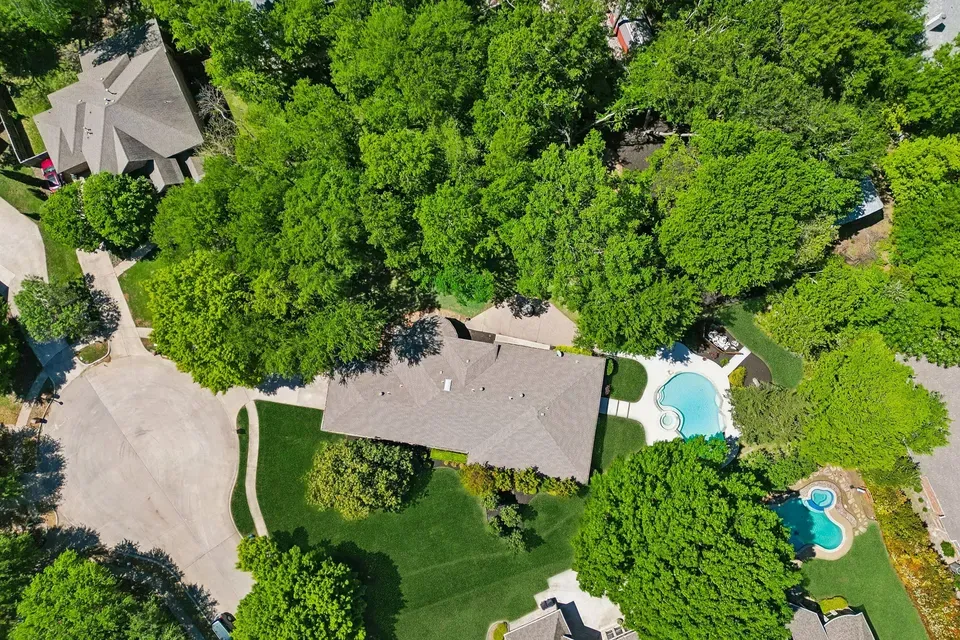 4 Bed 3 Bath Established Mid-Century Residence in Allen, TX - 2