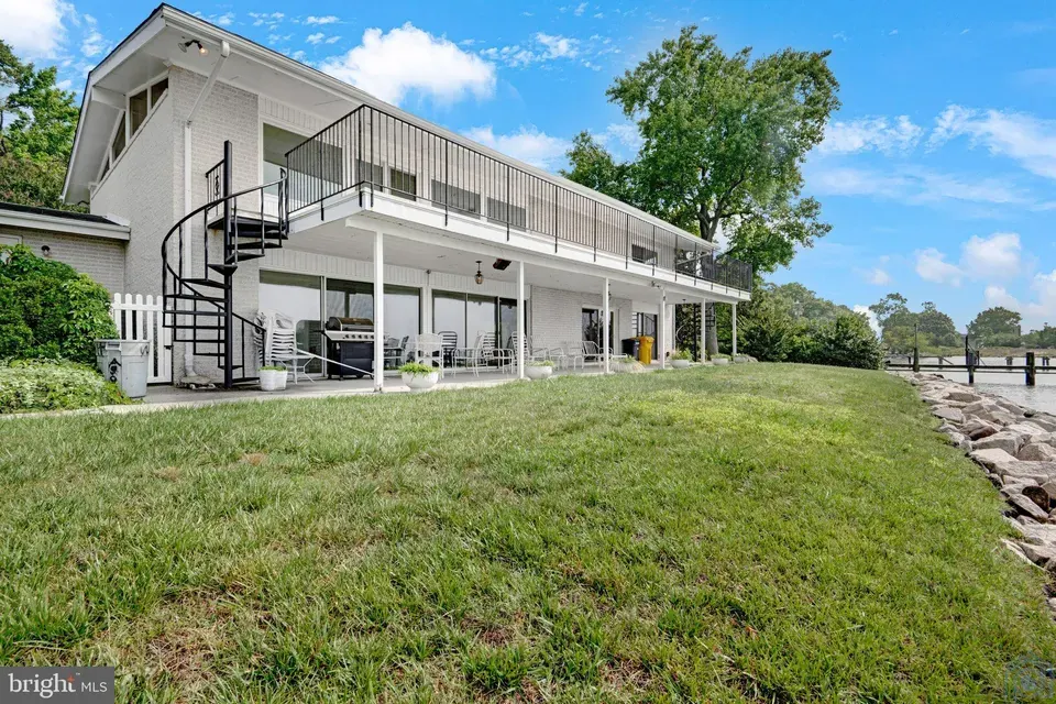 4 Bed 3 Bath Established Mid-Century Residence in Annapolis, MD