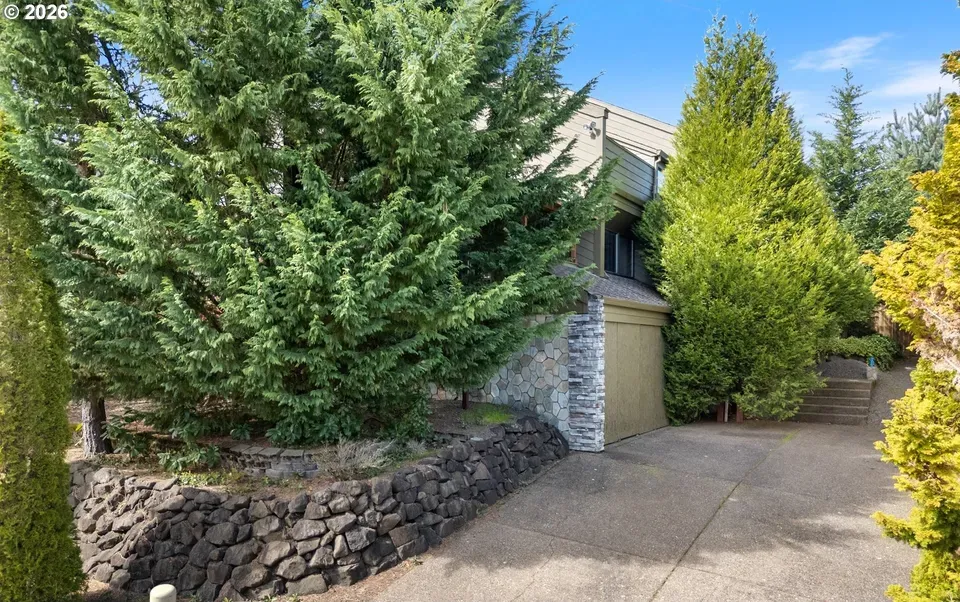 4 Bed 3 Bath Established Mid-Century Residence in Beaverton, OR - 2