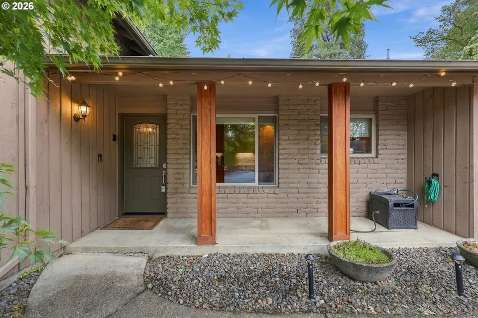 4 Bed 3 Bath Established Mid-Century Residence in Beaverton, OR - 5