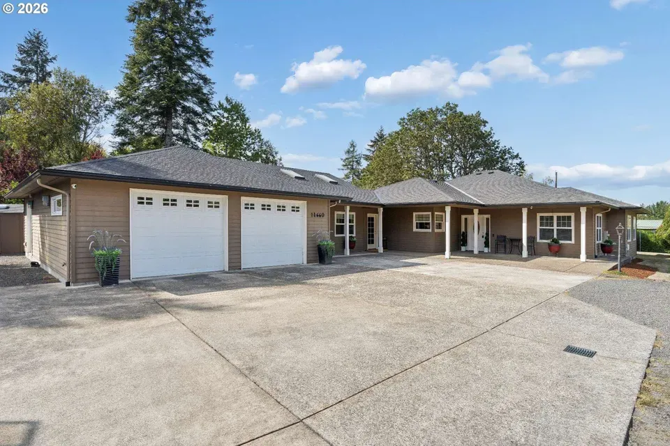 4 Bed 3 Bath Established Mid-Century Residence in Beaverton, OR - 2