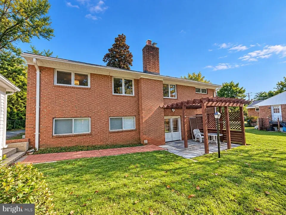 4 Bed 3 Bath Established Mid-Century Residence in Bethesda, MD - 3
