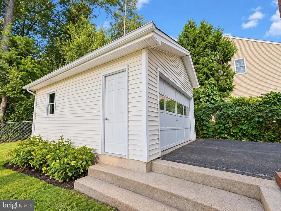4 Bed 3 Bath Established Mid-Century Residence in Bethesda, MD - 5
