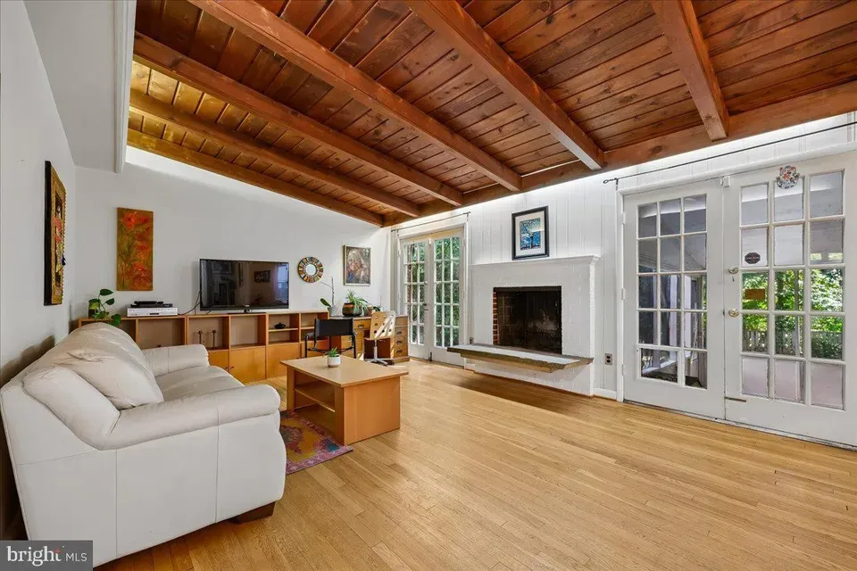 4 Bed 3 Bath Established Mid-Century Residence in Bethesda, MD - 5