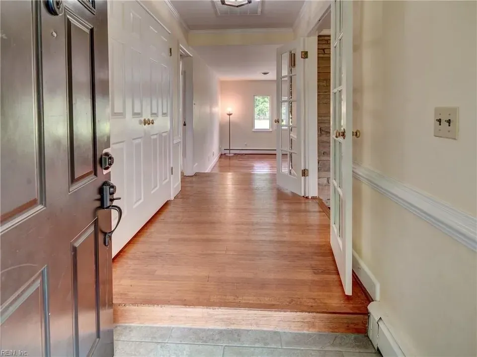 4 Bed 3 Bath Established Mid-Century Residence in Chesapeake, VA - 3