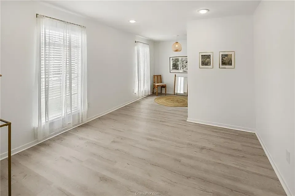 4 Bed 3 Bath Established Mid-Century Residence in College Station, TX - 2