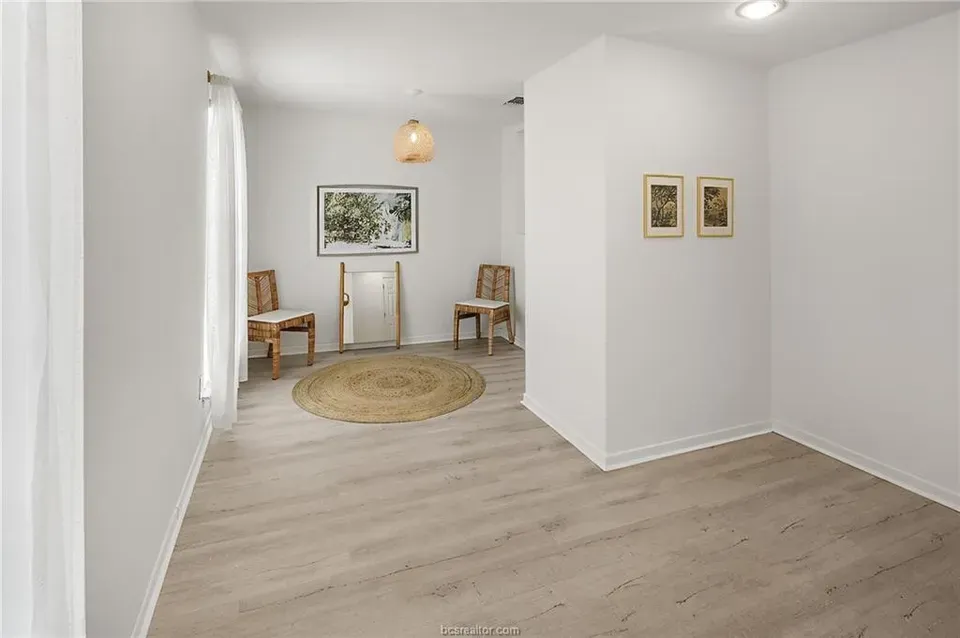 4 Bed 3 Bath Established Mid-Century Residence in College Station, TX - 3