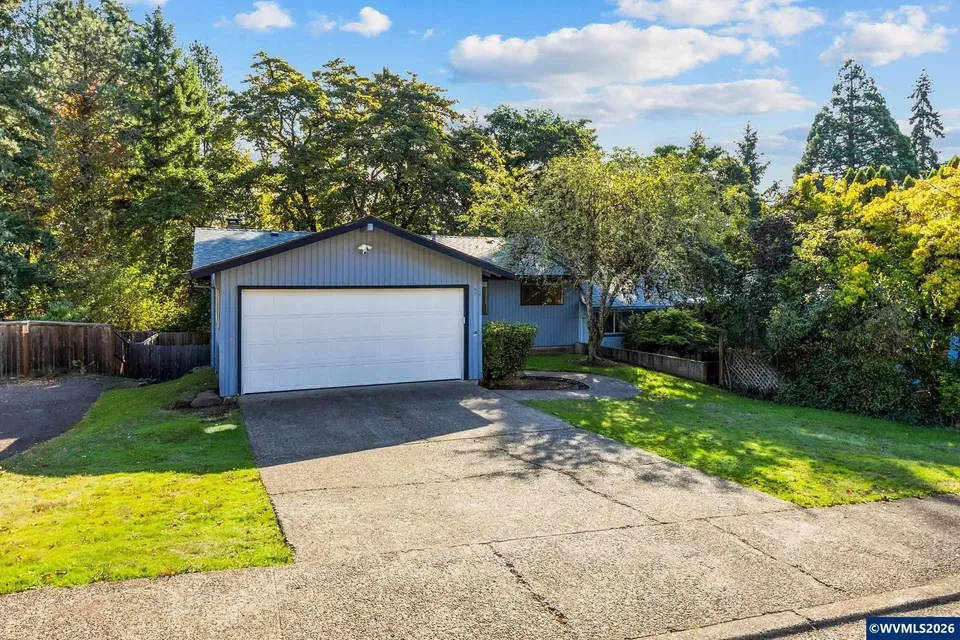 4 Bed 3 Bath Established Mid-Century Residence in Corvallis, OR - 2