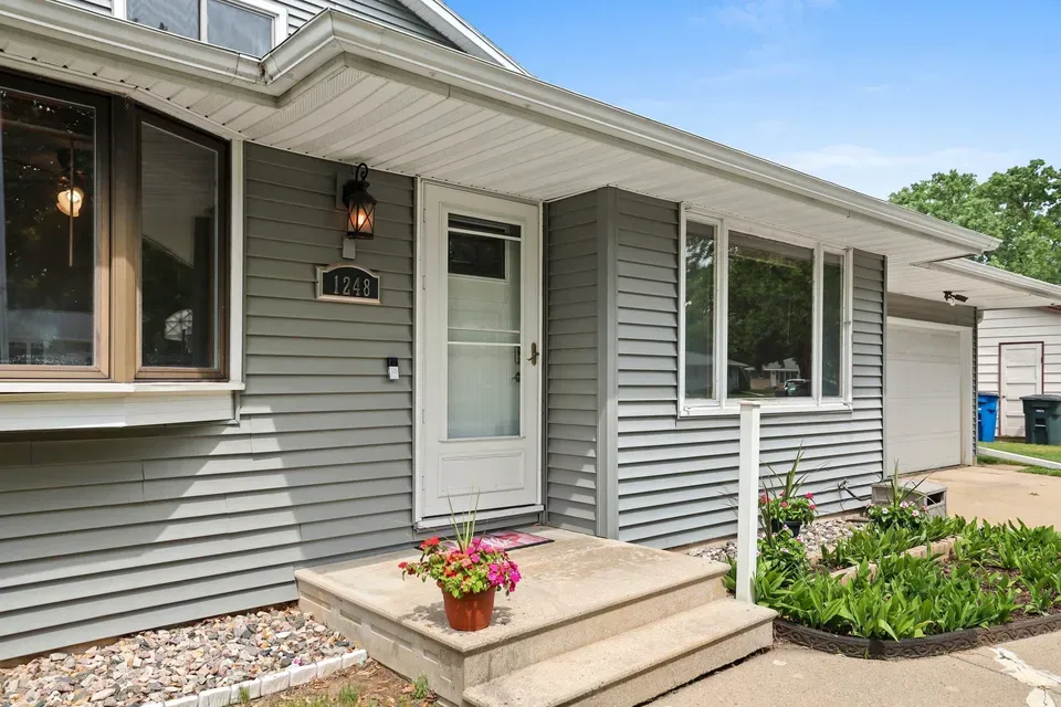 4 Bed 3 Bath Established Mid-Century Residence in Green Bay, WI - 4
