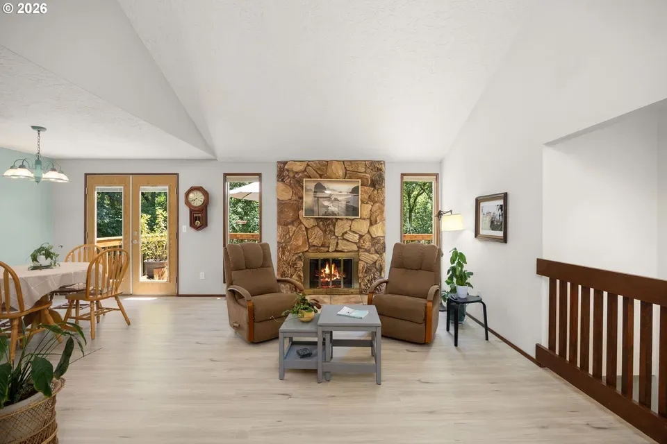 4 Bed 3 Bath Established Mid-Century Residence in Hillsboro, OR - 2
