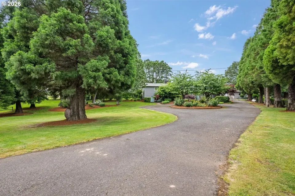 4 Bed 3 Bath Established Mid-Century Residence in Hillsboro, OR - 2