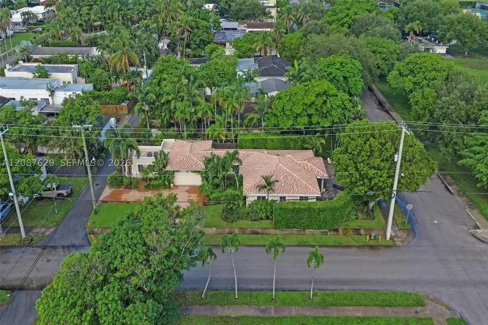 4 Bed 3 Bath Established Mid-Century Residence in Hollywood, FL - 5
