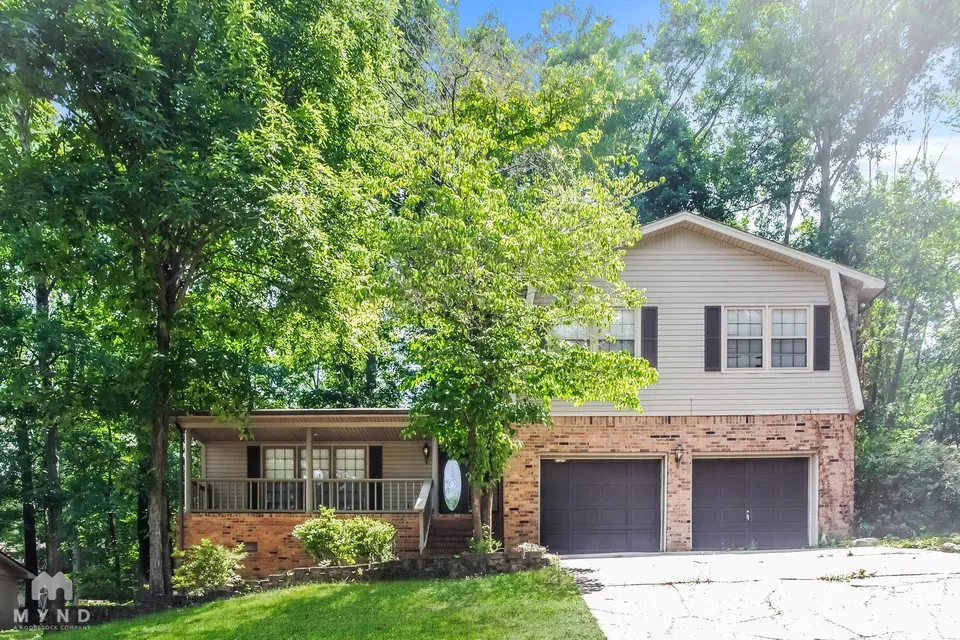 4 Bed 3 Bath Established Mid-Century Residence in Huntsville, AL