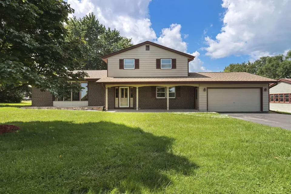 4 Bed 3 Bath Established Mid-Century Residence in Kenosha, WI - 1