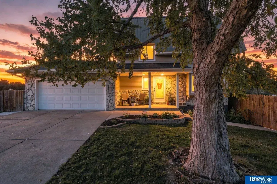 4 Bed 3 Bath Established Mid-Century Residence in Lincoln, NE