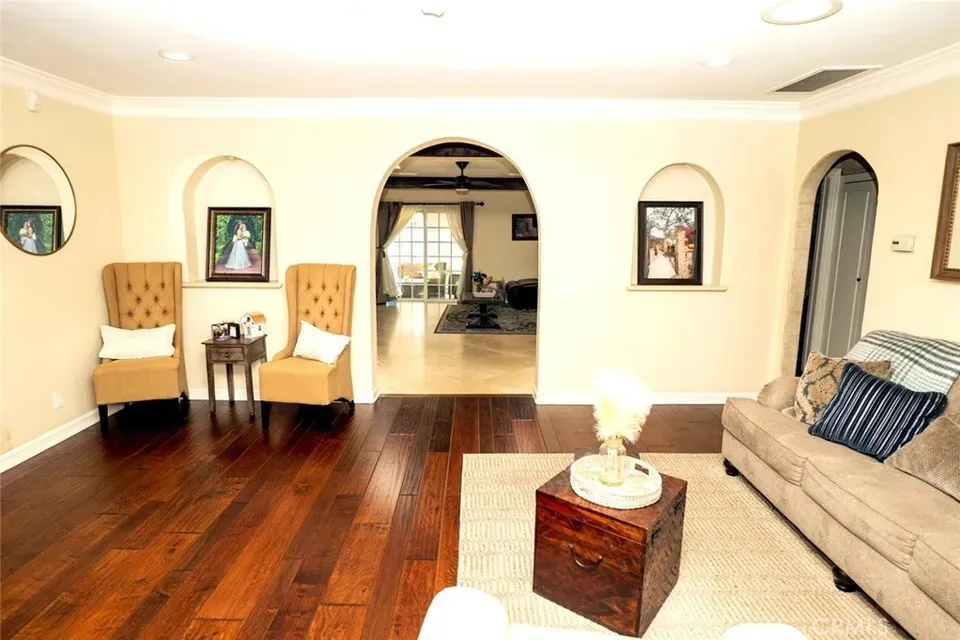 4 Bed 3 Bath Established Mid-Century Residence in Los Angeles, CA - 5