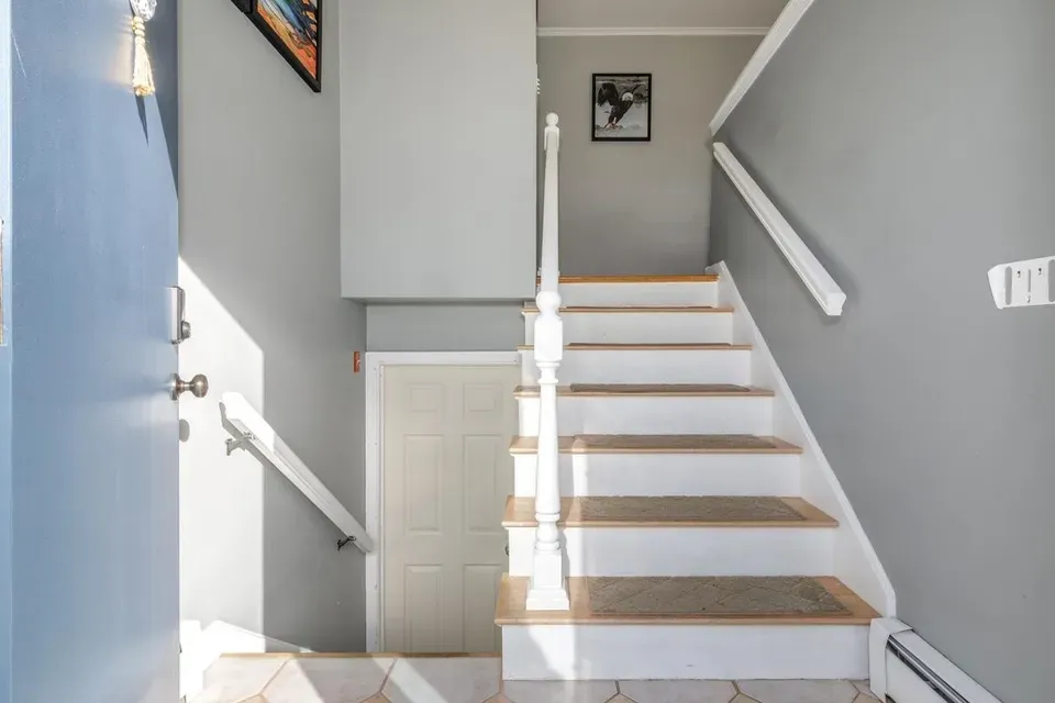 4 Bed 3 Bath Established Mid-Century Residence in Manchester, NH - 5