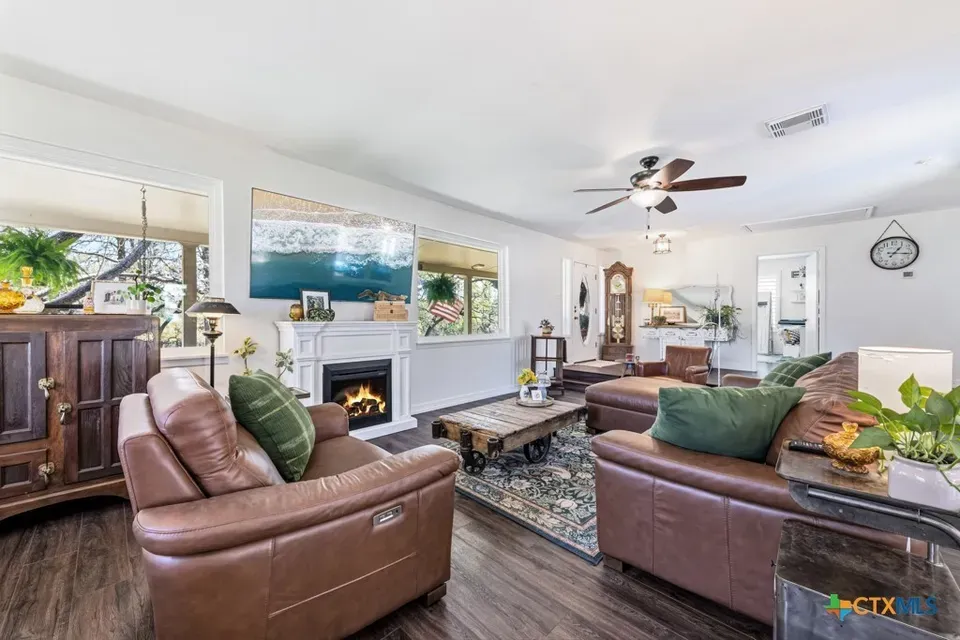4 Bed 3 Bath Established Mid-Century Residence in New Braunfels, TX - 5