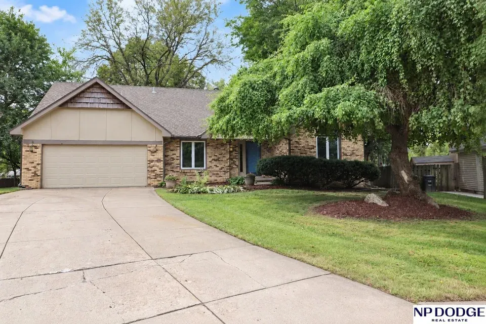 4 Bed 3 Bath Established Mid-Century Residence in Omaha, NE - 1