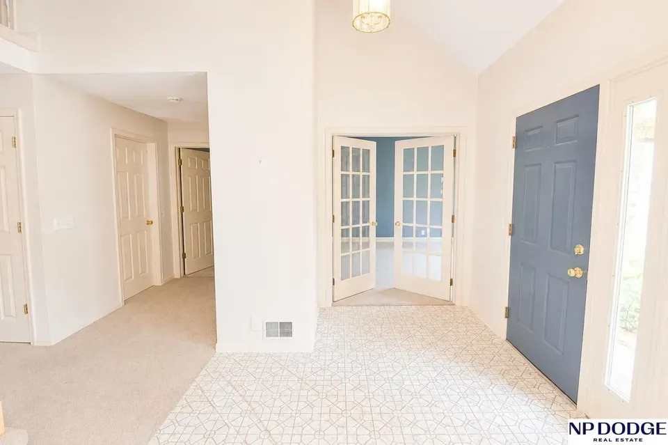 4 Bed 3 Bath Established Mid-Century Residence in Omaha, NE - 2