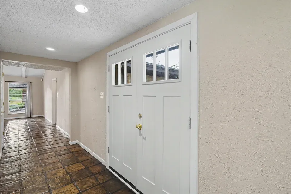 4 Bed 3 Bath Established Mid-Century Residence in Pearland, TX - 3
