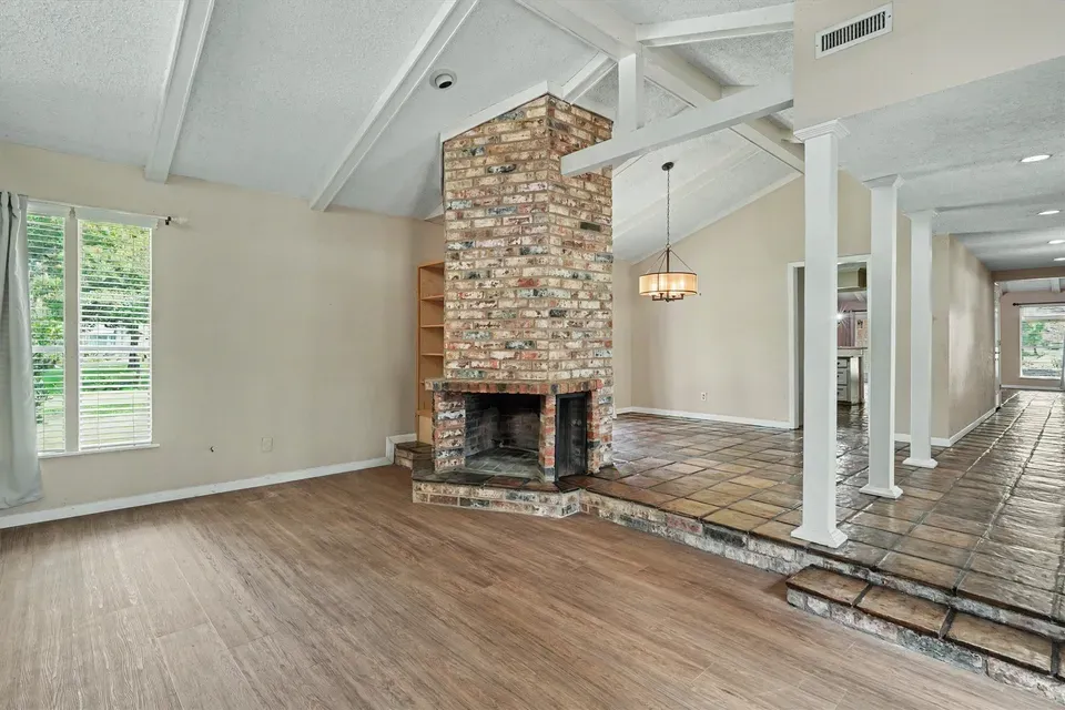 4 Bed 3 Bath Established Mid-Century Residence in Pearland, TX - 5