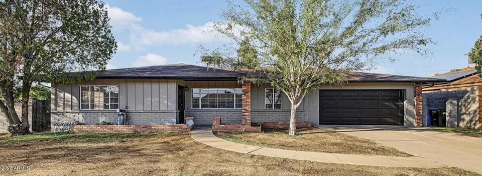 4 Bed 3 Bath Established Mid-Century Residence in Phoenix, AZ - 2