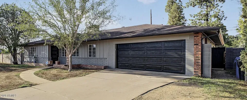 4 Bed 3 Bath Established Mid-Century Residence in Phoenix, AZ - 3