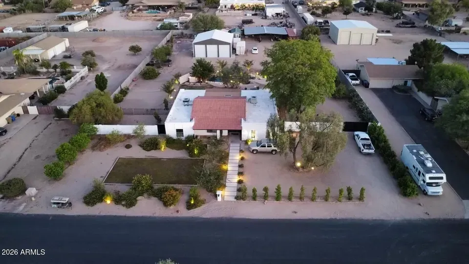 4 Bed 3 Bath Established Mid-Century Residence in Phoenix, AZ - 2