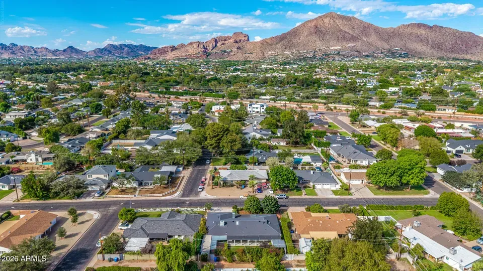4 Bed 3 Bath Established Mid-Century Residence in Phoenix, AZ - 4