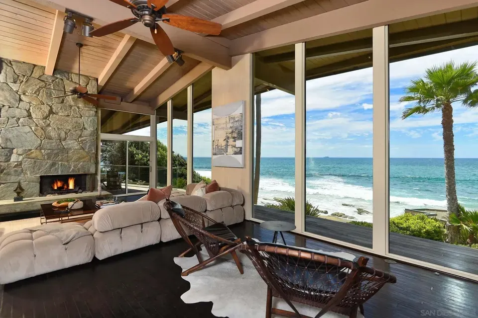 4 Bed 3 Bath Established Mid-Century Residence in San Diego, CA - 2