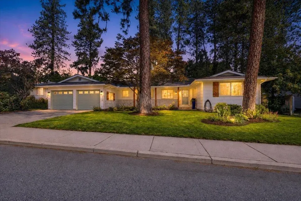 4 Bed 3 Bath Established Mid-Century Residence in Spokane, WA - 2