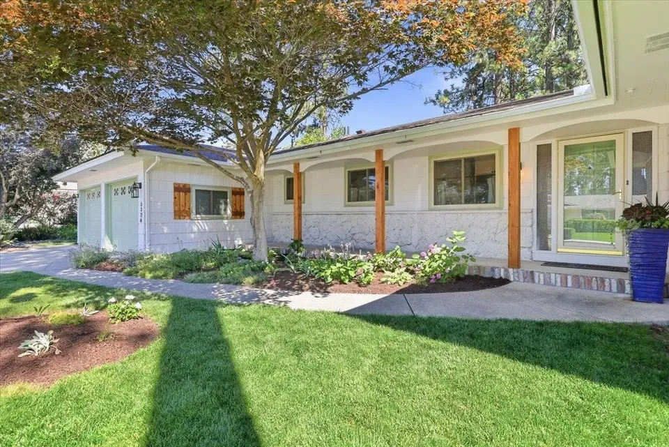 4 Bed 3 Bath Established Mid-Century Residence in Spokane, WA - 3